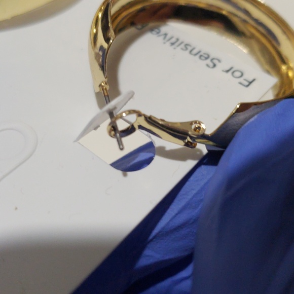 Belk Elegant Gold Tone Chunky Hoop Earrings for Sensitive Ears - Women's Jewelry - Picture 9 of 10